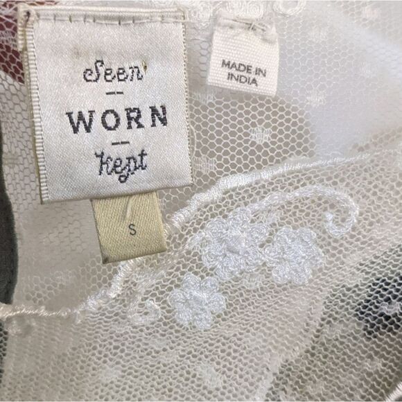 ANTHRO Seen Worn Kept | Lace embroidered sleeveless blouse - Picture 2 of 6